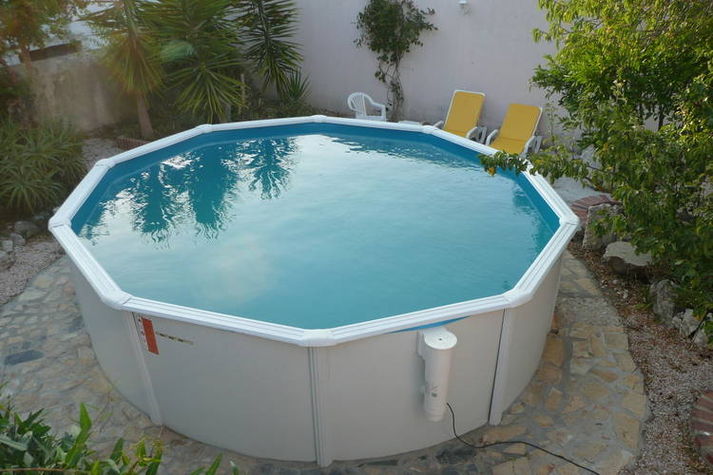 PoolOfHouse
