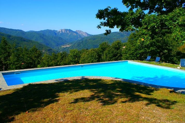 PoolOfHouse