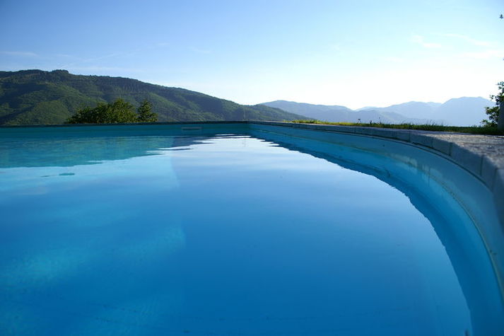PoolOfHouse