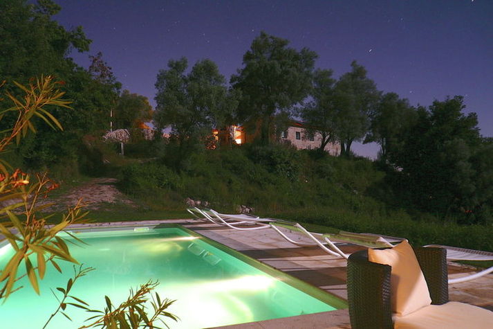 PoolOfHouse