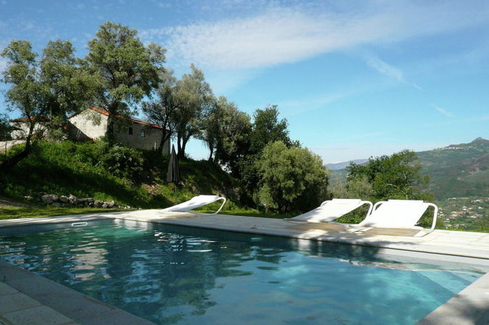 PoolOfHouse