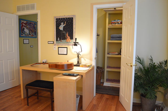 Deskspace & closet in Master Bedroom