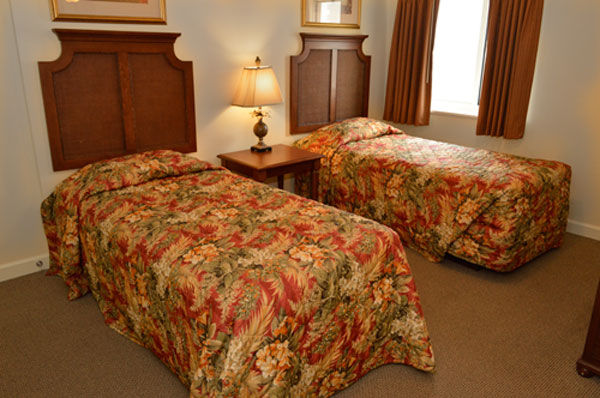 Guest Bedroom with Twin Beds