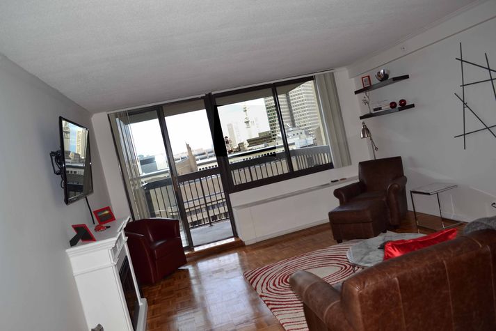 Big living room, all leather seating and great view
