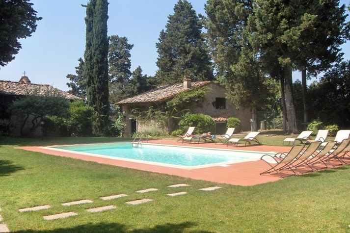 PoolOfHouse