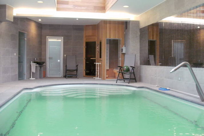 PoolOfHouse