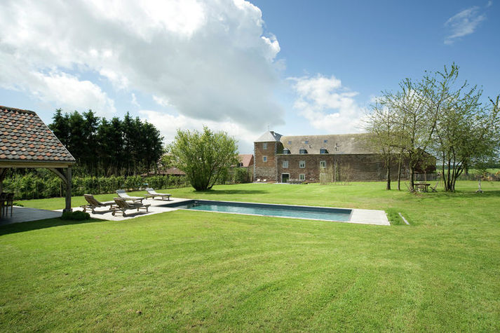 PoolOfHouse