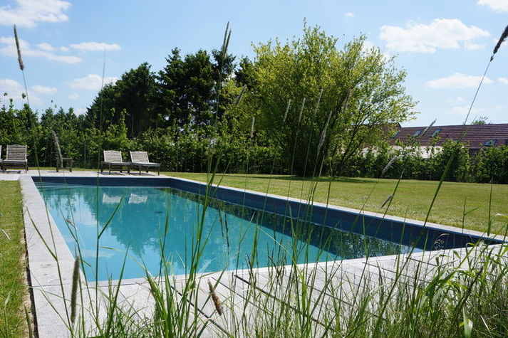 PoolOfHouse