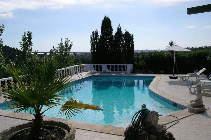 PoolOfHouse