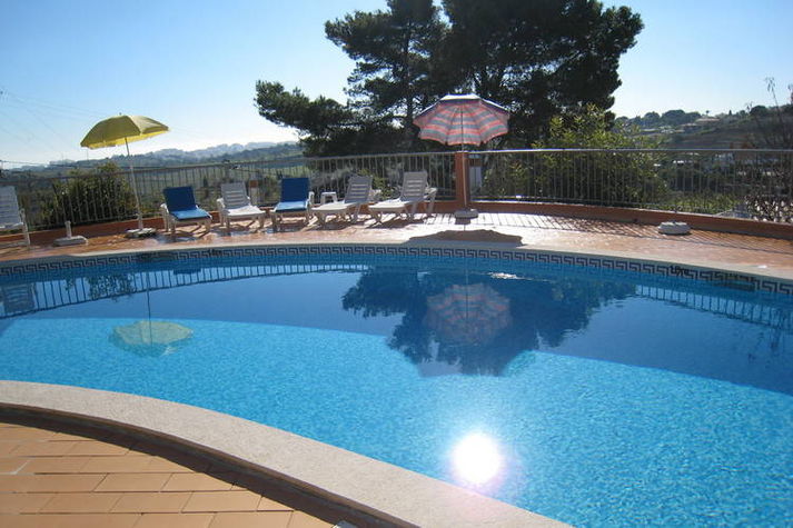 PoolOfHouse