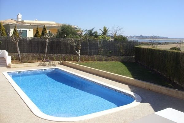 PoolOfHouse