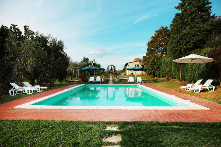 PoolOfHouse