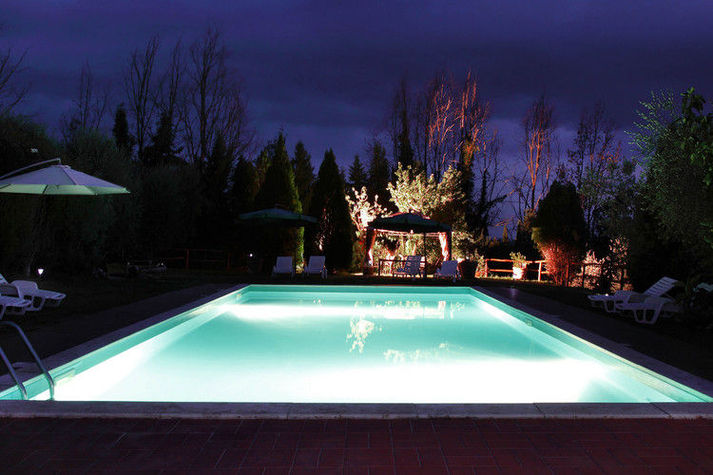 PoolOfHouse