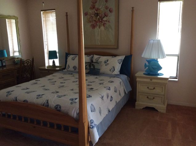 Master Bedroom with Queen size bed.