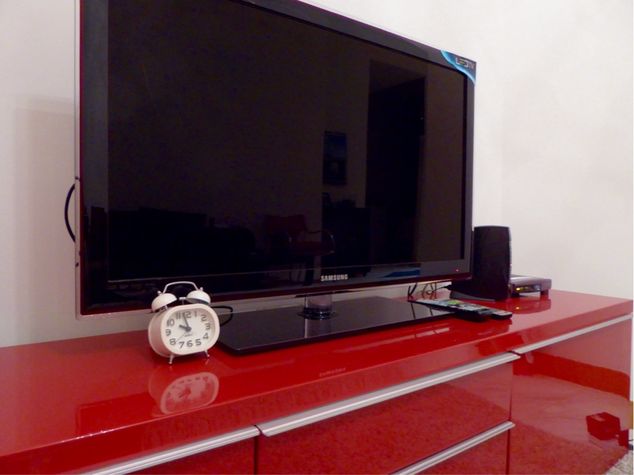 Flat TV
