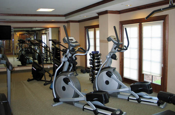 Large fitness center with cardio and weight machines