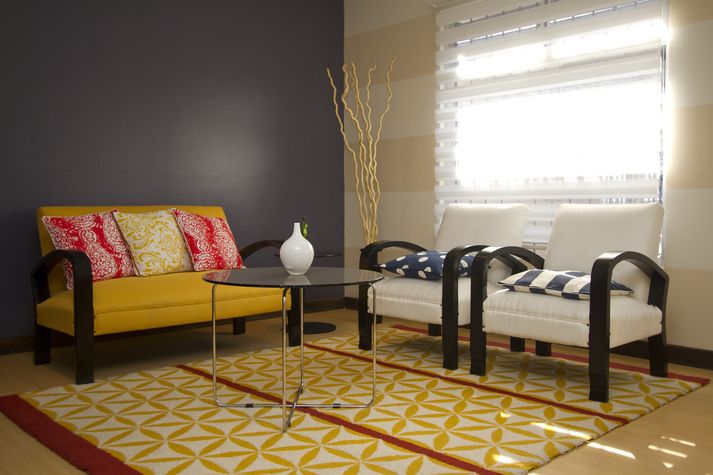 Sala - Primer Piso || Living Room - First Floor