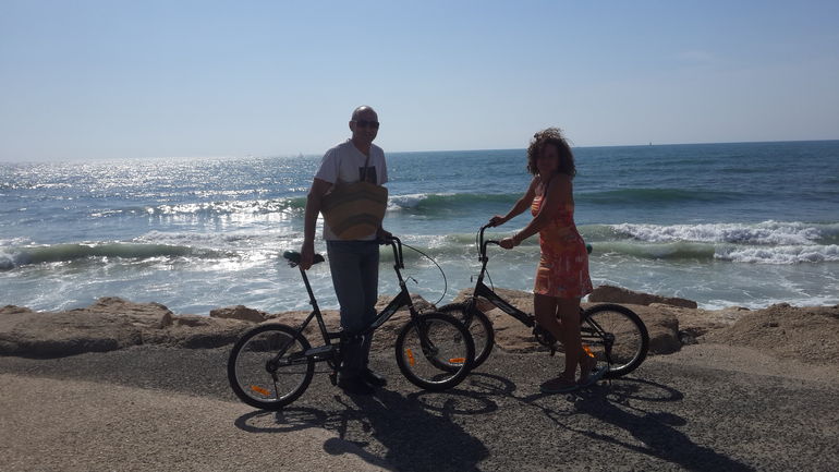 2 city bicycles