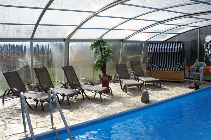 PoolOfHouse