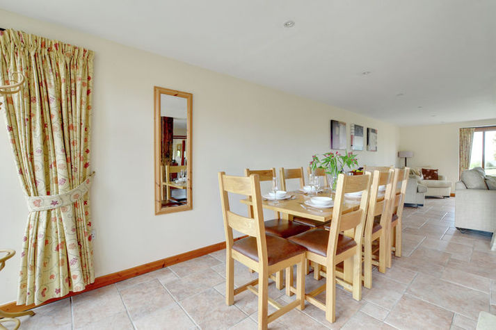 DiningRoom