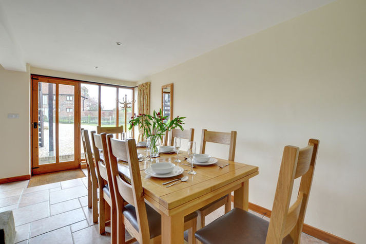DiningRoom