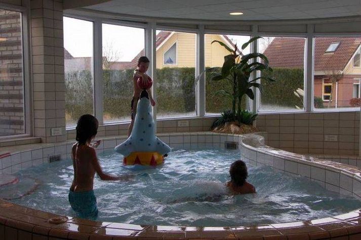 PoolOfHouse