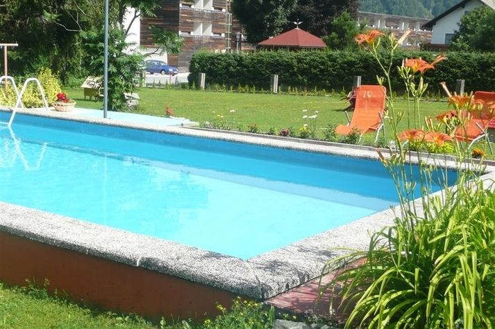 PoolOfHouse