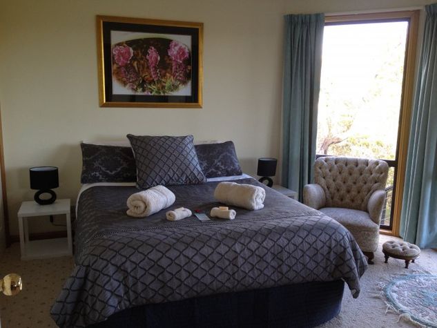 Queen room 1