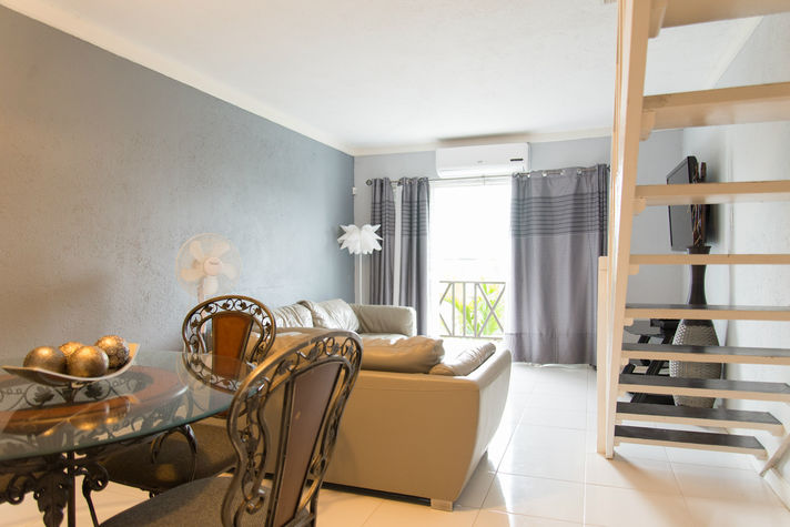 Living/Dining area