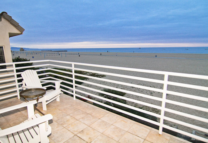 The Marilyn Suite has private terrace overlooking the sand & ocean