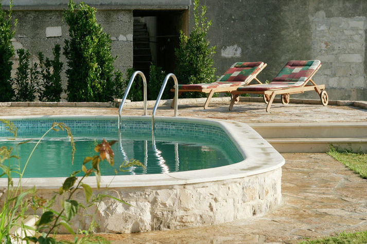 PoolOfHouse