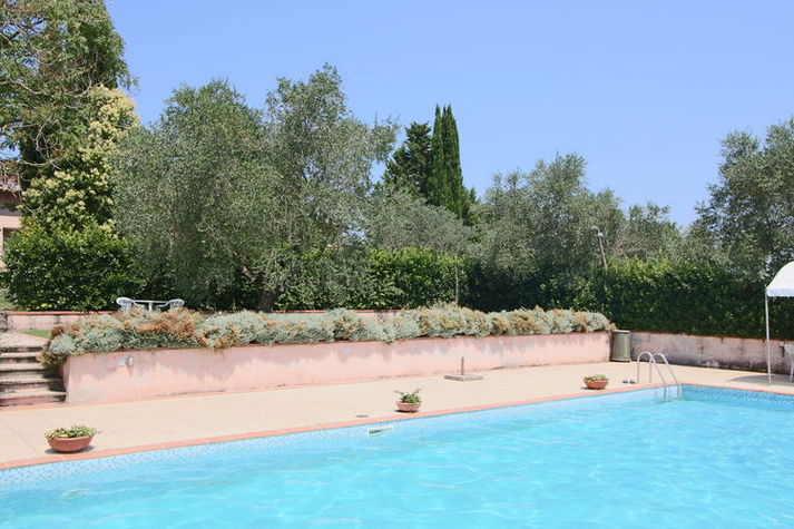 PoolOfHouse