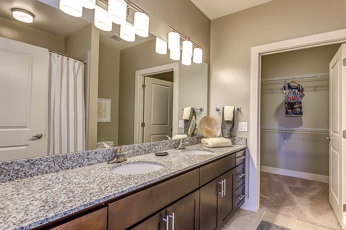 Bathroom
Bathroom