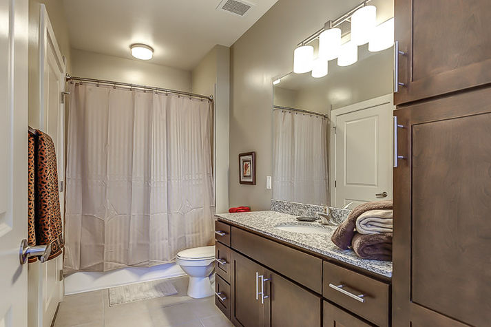 Bathroom
Bathroom
