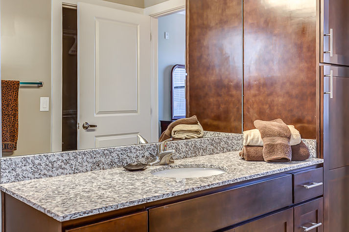 Bathroom
Bathroom
