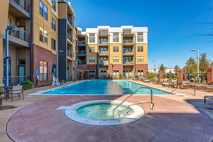 Outdoor Pool and Hot Tub
Outdoor Pool and Hot Tub