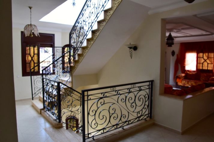 stairway / style elements first floor