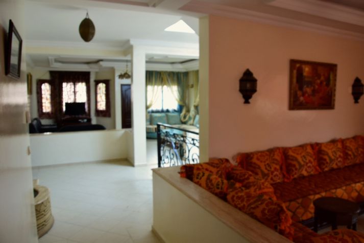 peak back from rear to from on 1st floor