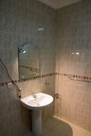 bathroom 1 - first floor