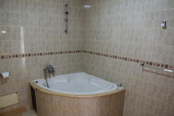 bathroom 1 - first floor