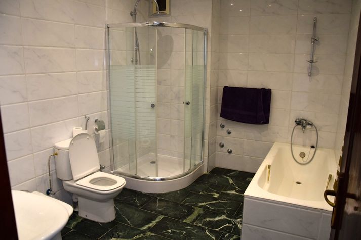 bathroom 2 - ground floor