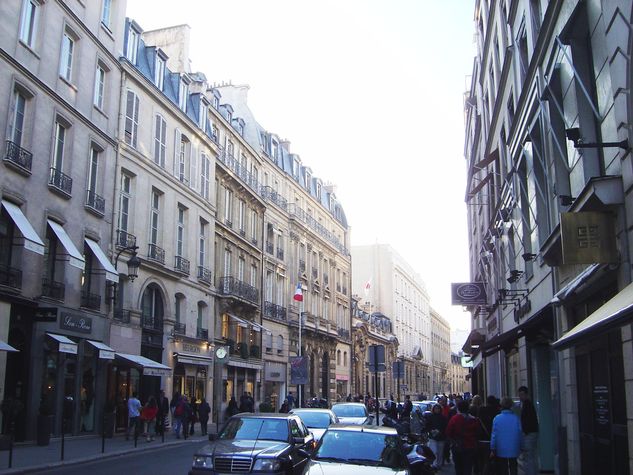 Shopping on nearby Rue Faubourg Saint Honore