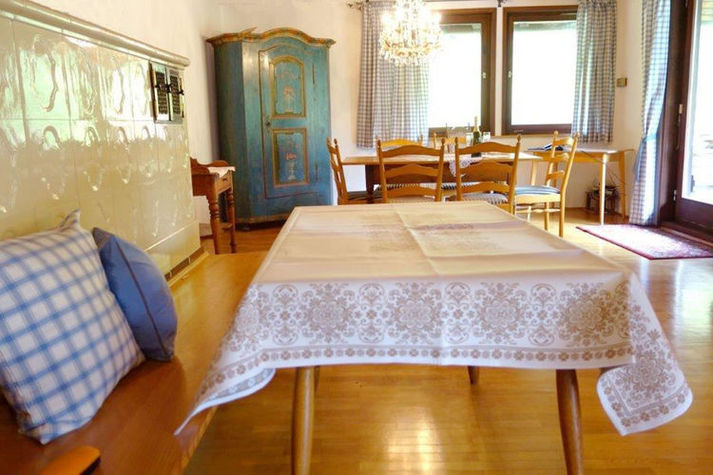 DiningRoom