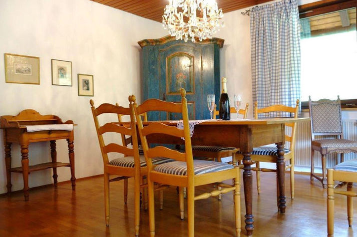 DiningRoom