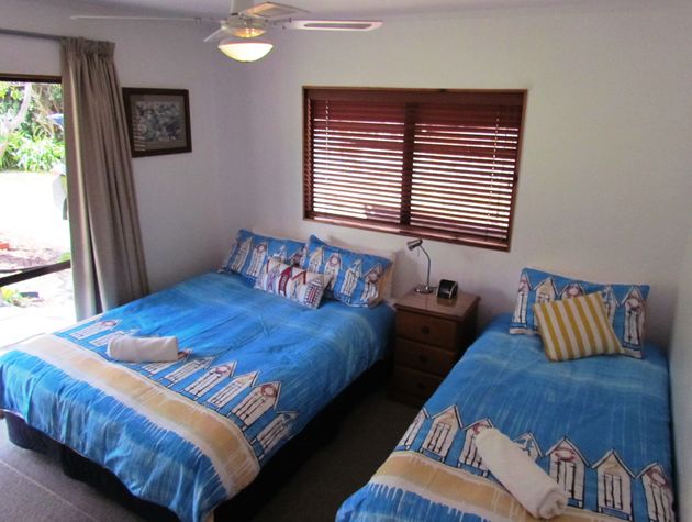Side bedroom Qu and Sgl