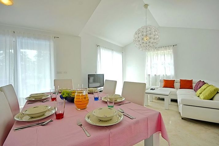 DiningRoom