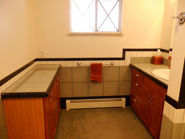 Spacious bathroom.