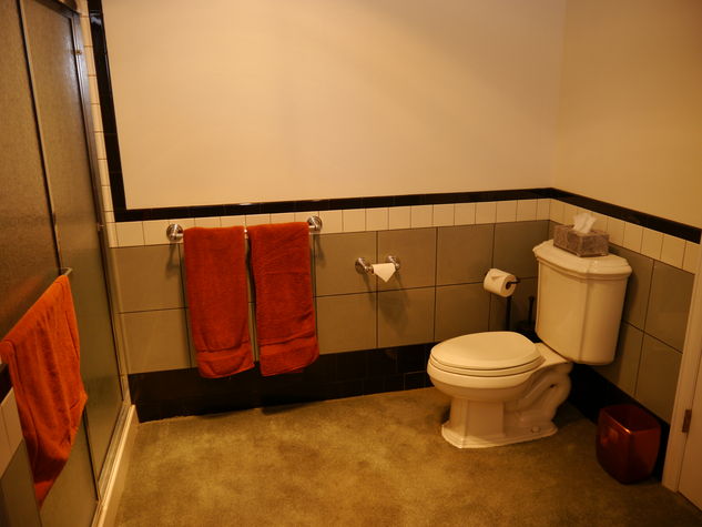 Spacious bathroom.