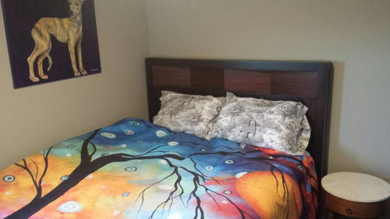 Comfortable Queen Bed in Guest room 1