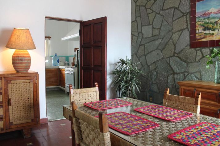 Vista de comedor y cocina